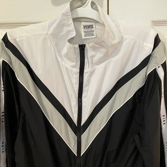 Windbreaker. Excellent condition. Worn once. - Picture 2 of 5